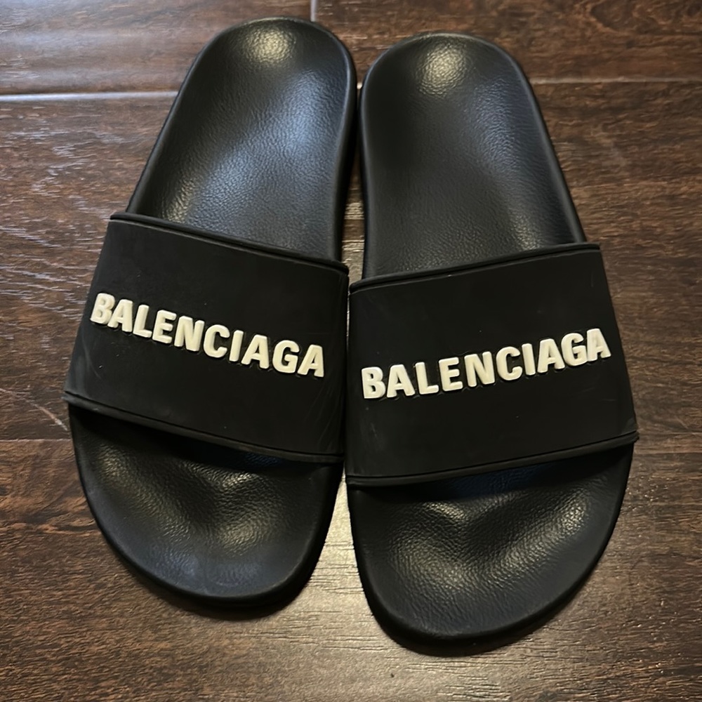Balenciaga pool slides size 7